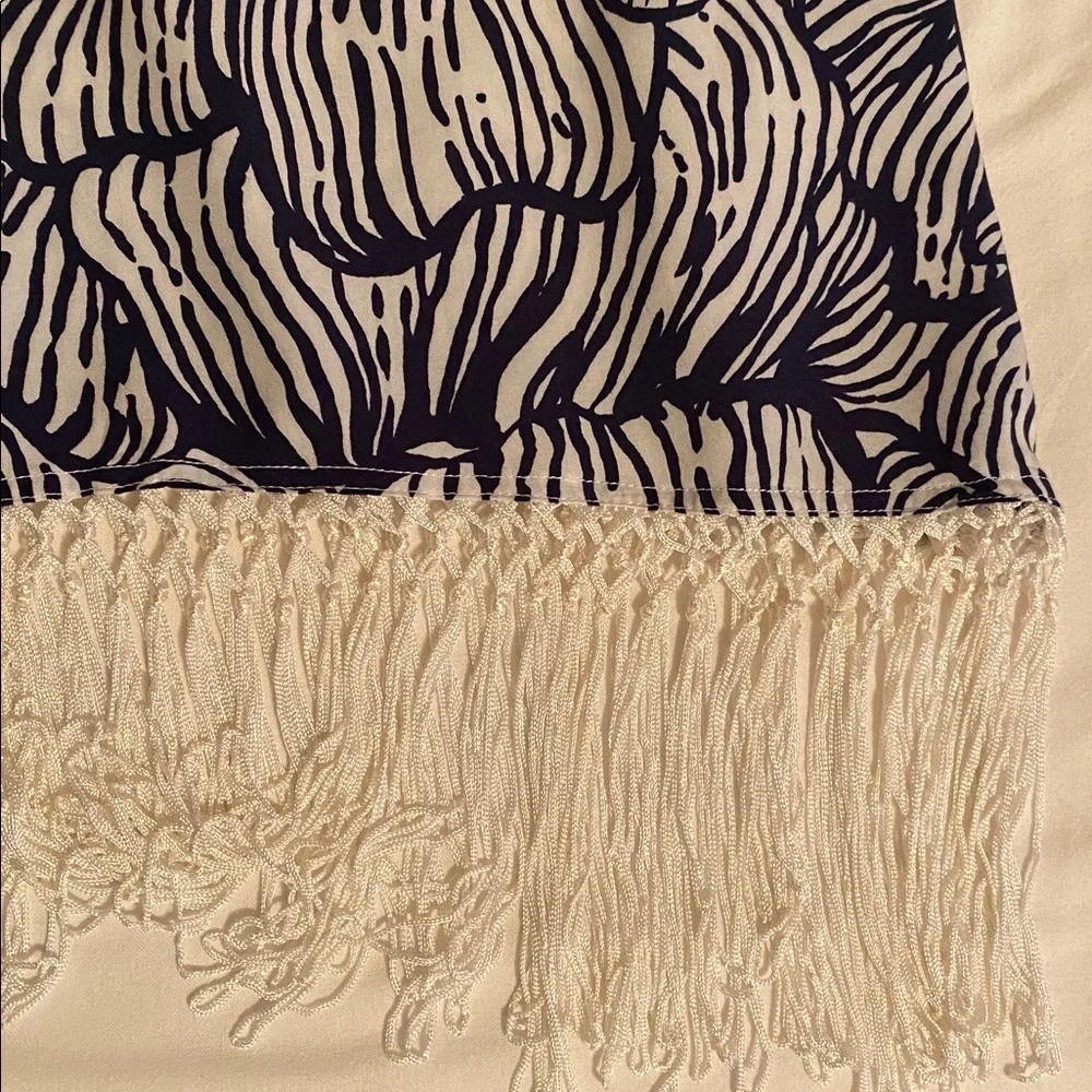 Lilly Pulitzer NWT Sonja Top in Bright Navy House of Nemo Print macrame fringe - Picture 10 of 16